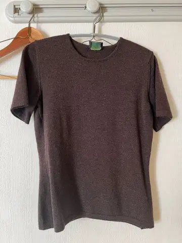 STUDIO 반팔 니트 다크 브라운