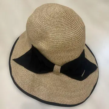 리본 포함 베이지 블랙 밀짚모자 로사블랑