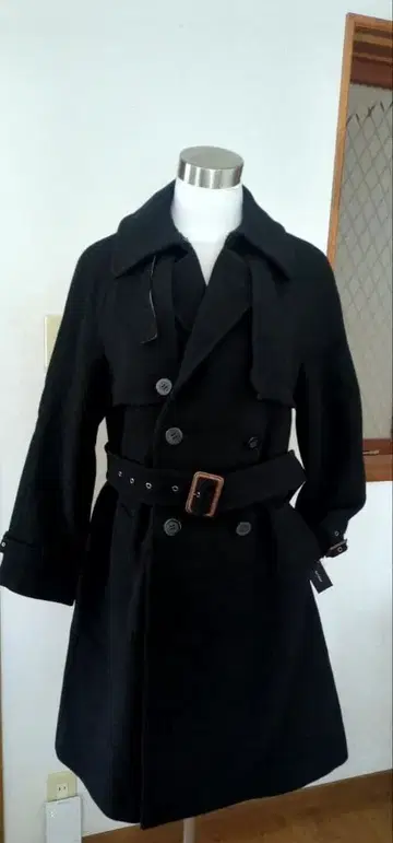 정가 44000엔 [ MAITRESSE ] 블랙 트렌치코트