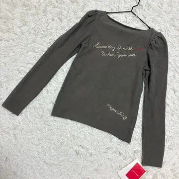 새상품 가슴 부분 자수 긴팔 티셔츠 컷팅 퍼프 슬리브 캐주얼