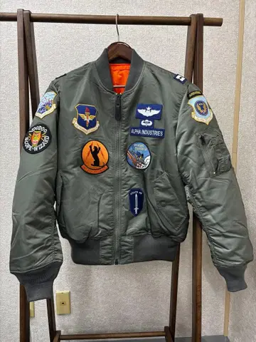 ALPHA INDUSTRIES MA-1 플라이트 자켓