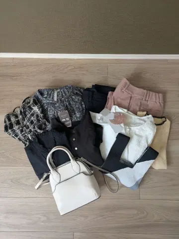 미사용 새상품 포함 상의, 원피스, 팬츠, 백 묶음 판매 11점