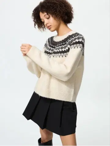 미개봉 새상품 유니클로 플러피 크루넥 스웨터