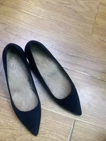 블랙 스틸레토 중간 힐 펌프스