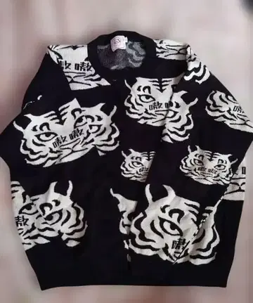 츄우카타베타이 토모와카 콜라보 한정판 디자인 스웨터 사이즈 L