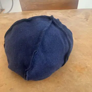 깃 세우는 제모 베레모