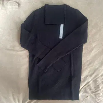 미사용 새상품 오로네 베이직 터틀 니트 블랙