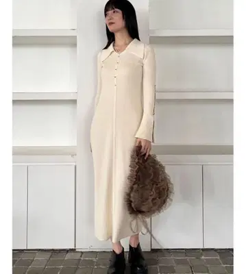 러그나문 빅 칼라 메탈 버튼 원피스 아이보리 S