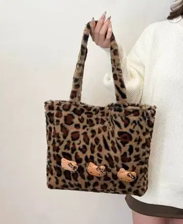 레오파드 무늬 퍼 토트백