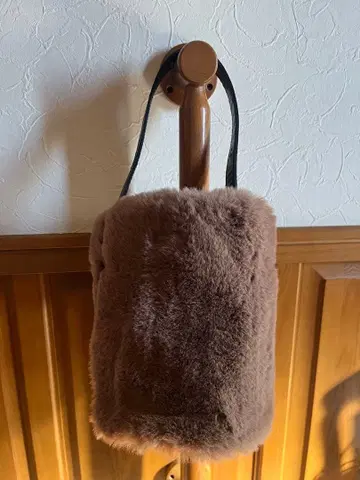 퍼블릭 도쿄 퍼 핸드백