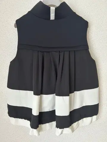 새상품 레스피기 벌룬 실루엣 블랙 화이트 바이컬러 베스트 아우터