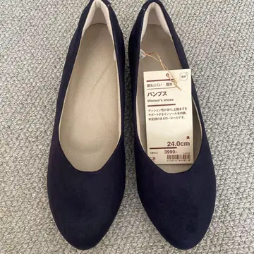 피로를 덜어주는 발수 펌프스 블랙