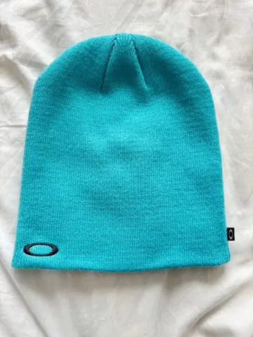 오클리 스카이블루 비니