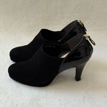 elegance 히미코 숏 부티 블랙 스웨이드 x 에나멜 23cm