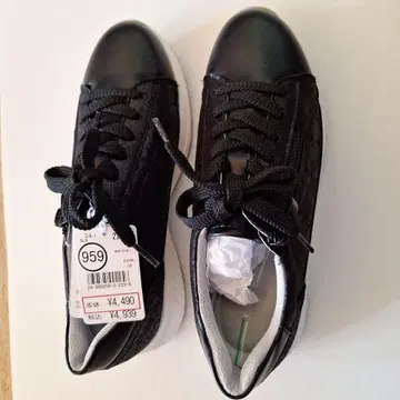 가볍고 신기 편한 블랙 스니커즈 22.5cm