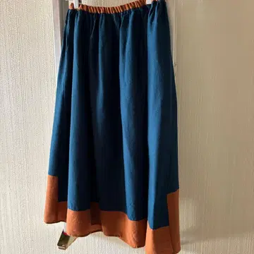 팔라스 팰리스 얇은 소재 울 롱 스커트