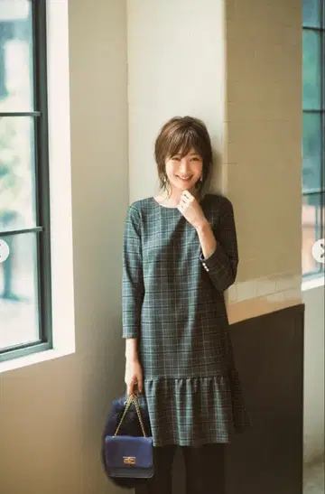 JUSGLITTY 밑단 개더 색 원피스