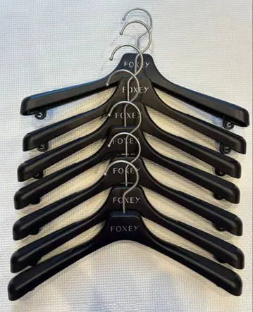 FOXEY 폭시 의류 행거 7개