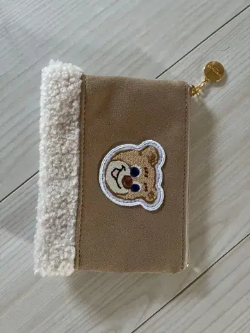 FEILER 페이러 러브러리 올드 테디 와펜 보아 파우치