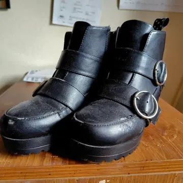 블랙 통굽 부츠 백 지퍼 포함