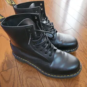 닥터마틴 1460 8홀 부츠 28cm