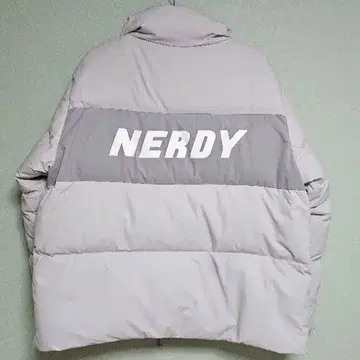 [ 연말 세일 가격 인하 ] 한국 한정판 NERDY 그레이 다운 자켓
