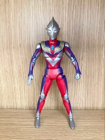 울트라맨 티가 프라모델 완성품