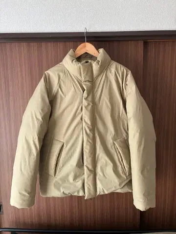 thisisneverthat 다운 자켓 베이지