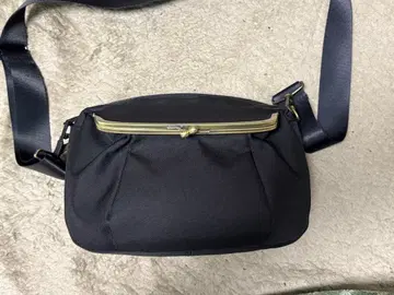 아야노코지 가마구치 숄더백 코론 블랙