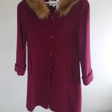 버건디 퍼 코트