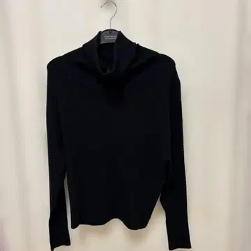 블랙 터틀넥 니트 2 사이즈