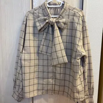리본 포함 체크 셔츠