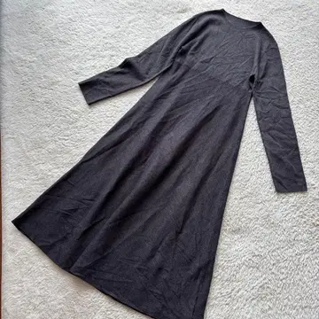 롱 슬리브 플레어 니트 원피스 스타일 미키서 차콜 그레이 M