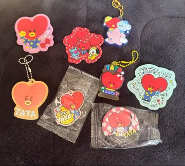 BTS 태태 BT21 TATA 키링 스티커 캔뱃지 8종 세트
