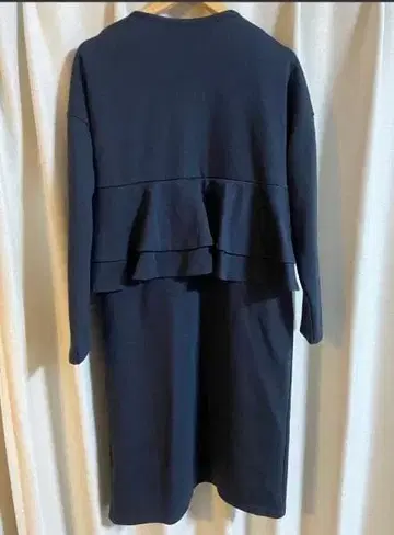 네이비 백 프릴 가디건