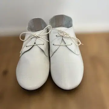 북유럽 생활 잡화점 ramble dance 슈링크 가죽 신발입니다