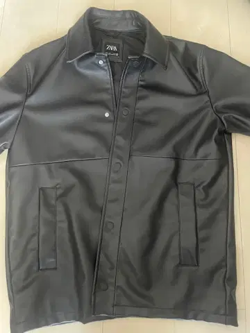 ZARA 블랙 버튼 재킷