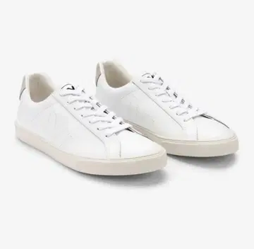 Veja 화이트 스니커즈 24cm