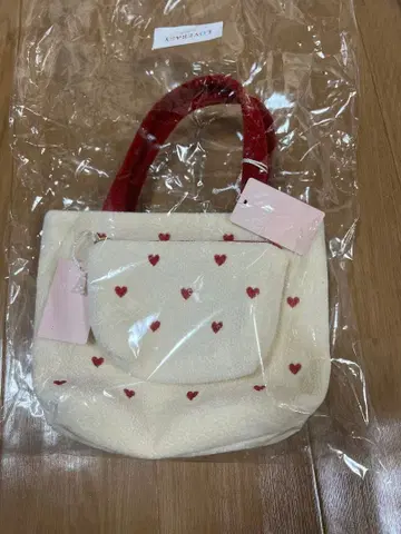 하트 자수 토트백과 파우치