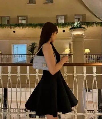 [ 완판템 ] ZARA 스케이터 원피스 블랙 S