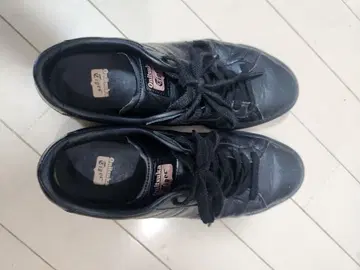 블랙 가죽 스니커즈