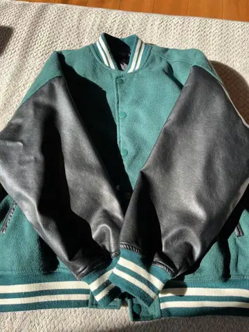 150 사이즈 바시티 자켓 GLAZOS