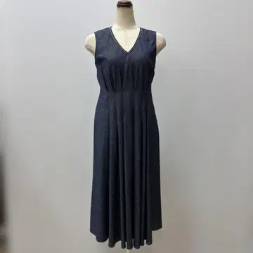 다크 블루 V넥 슬리브리스 원피스