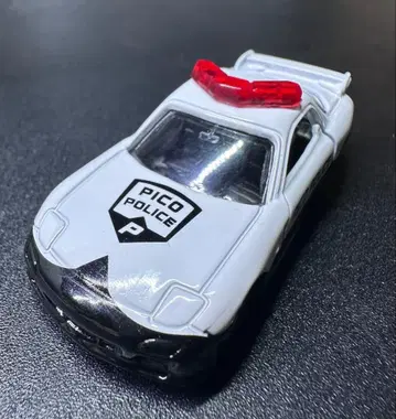 토미카 RX-7 패트롤카 01