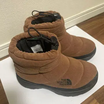 THE NORTH FACE 눕시 아웃도어 신발 24cm