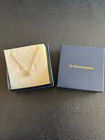 뱅돔 아오야마 다이아몬드 목걸이