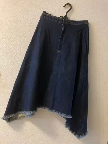 [새상품] PerlePeche 다크 블루 비대칭 데님 플레어 스커트