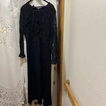 블랙 레이스 긴팔 롱 원피스