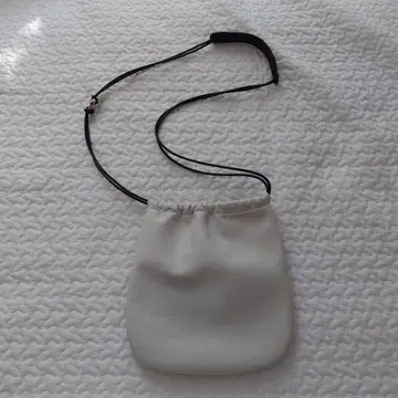 누이트멜 복조리형 숄더백