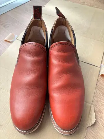 브라운 가죽 사이드 고어 부츠